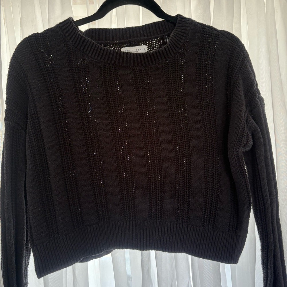 Aeropostale Women's Black Crew Neck Sweater